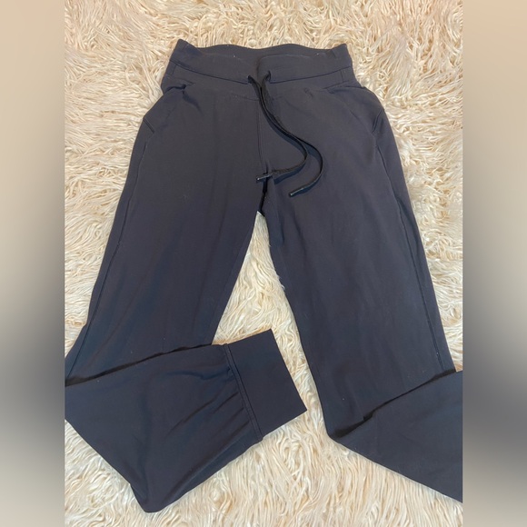 Lululemon: ready to run 7/8 jogger (black) SIZE 2 - Picture 4 of 11